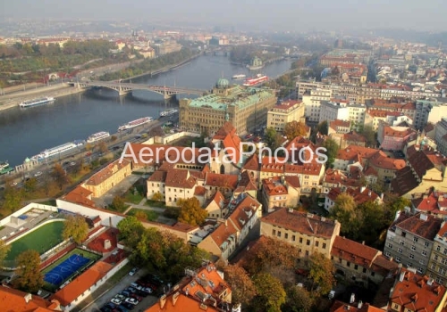 1_Praha-Anezsky-klaster-2009-letecky-pohled