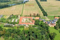 Zamek-Veltrusy-2010-1