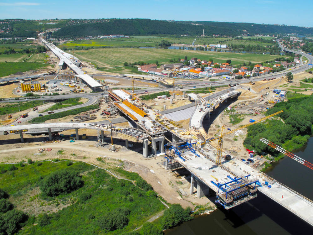 Dokumentace staveb a development