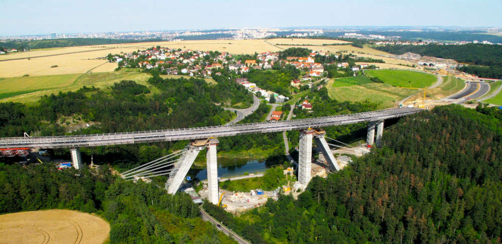 Aerodata zakázkové služby