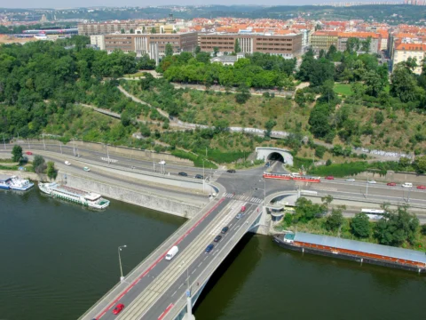 Štefánikův most a Letenský tunel