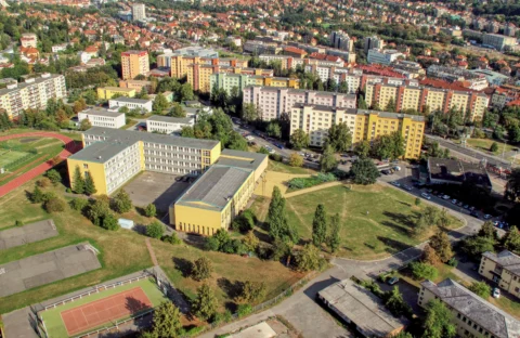 Gymnázium Arabská Praha 6 – sportovní areál 2009
