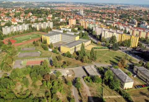 Gymnázium Arabská Praha 6 – sportovní areál 2009