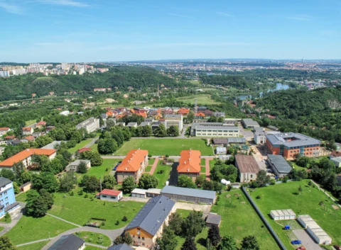 Lysolaje Praha 6 – údolí a okolní zástavba 2009