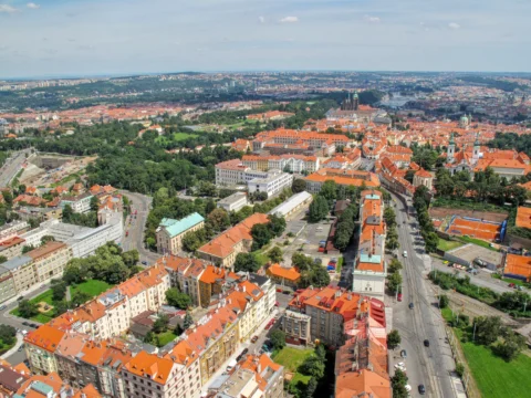 Bělohorská ulice Břevnov Praha 6 – pohled od hotelu Pyramida 2009