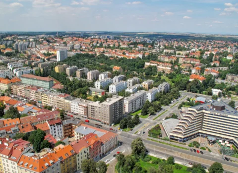 Bělohorská ulice Břevnov Praha 6 – pohled od hotelu Pyramida 2009