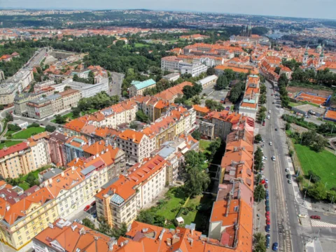 Bělohorská ulice Břevnov Praha 6 – pohled od hotelu Pyramida 2009