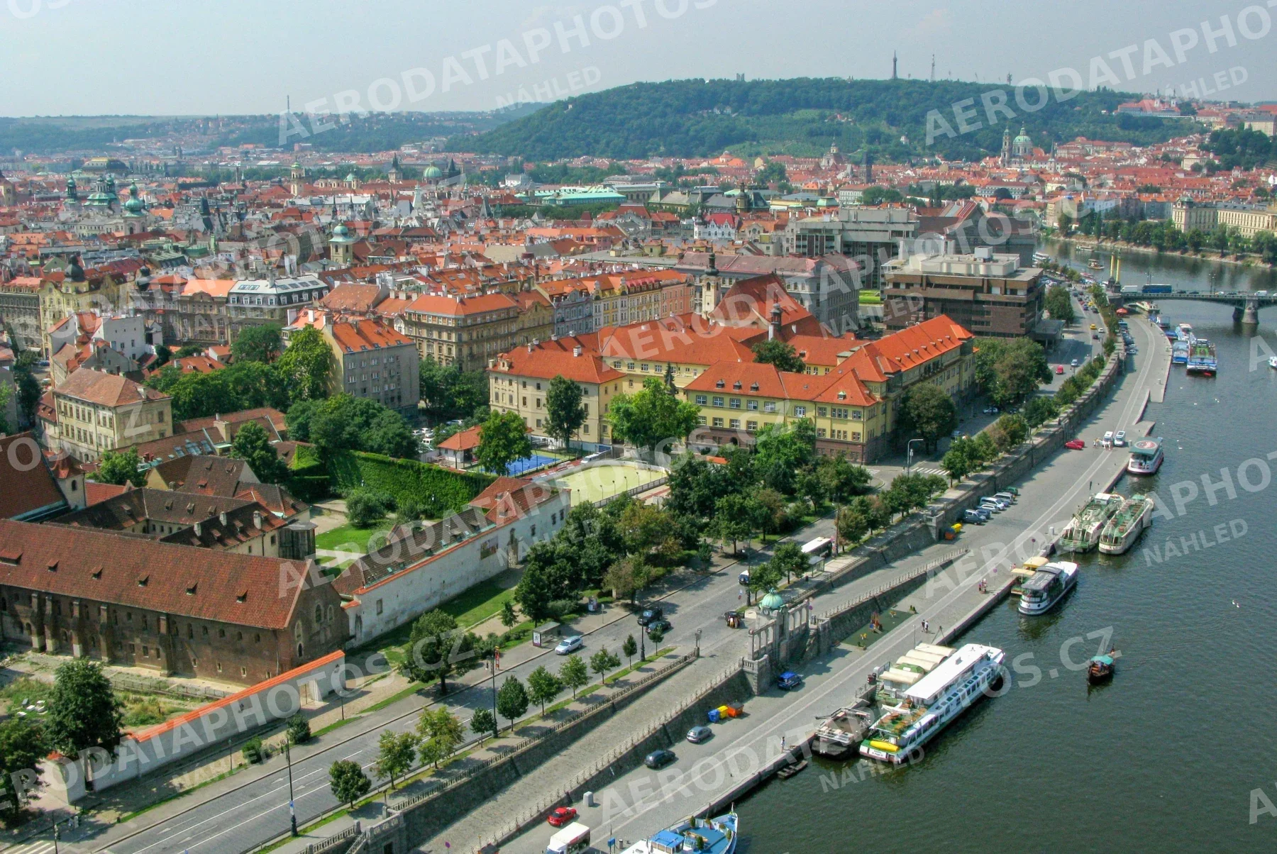 Dvořákovo nabřeží 2007