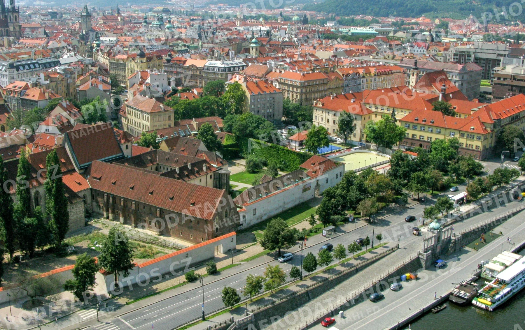 Dvořákovo nabřeží 2007
