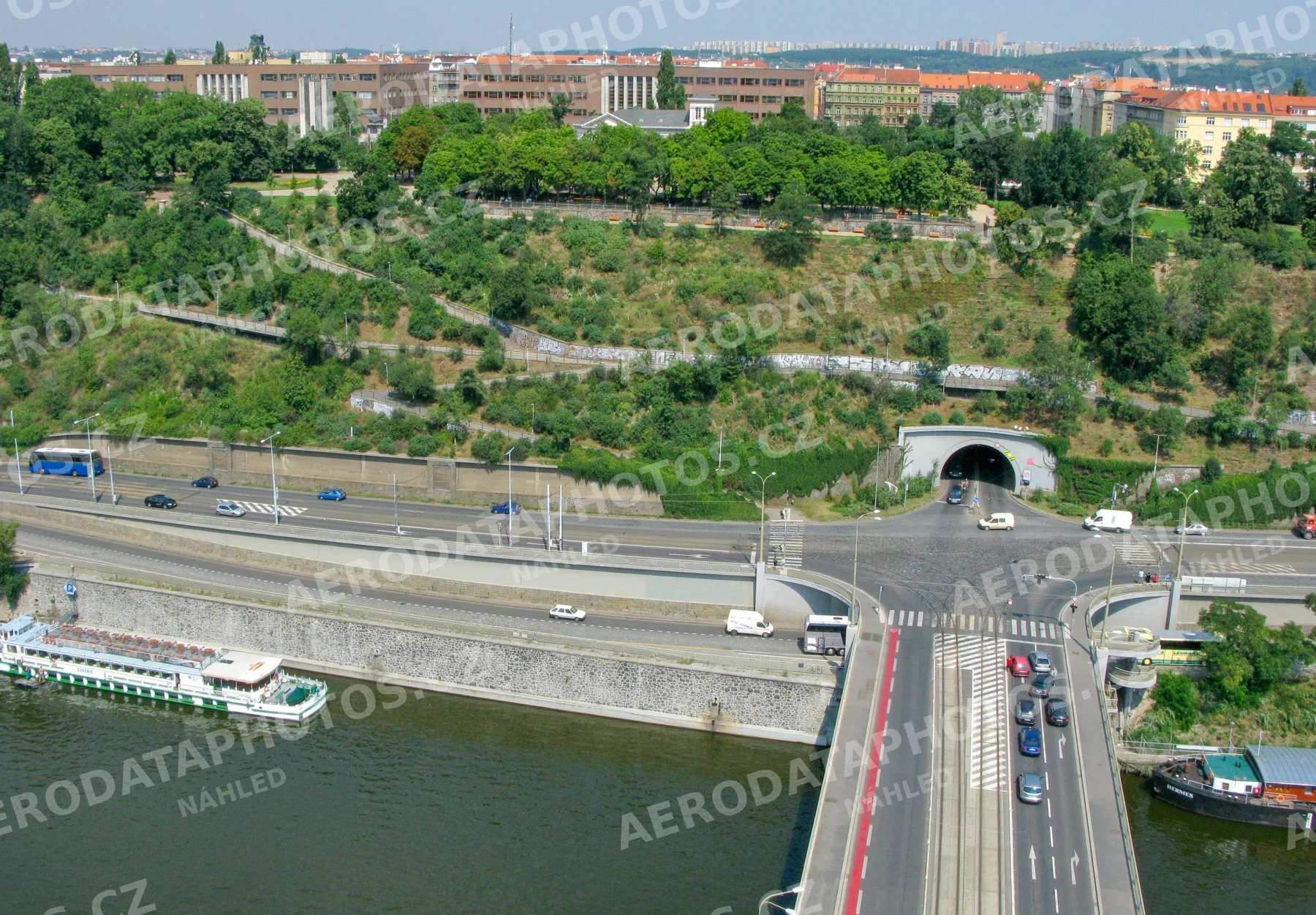 Štefánikův most a Letenský tunel