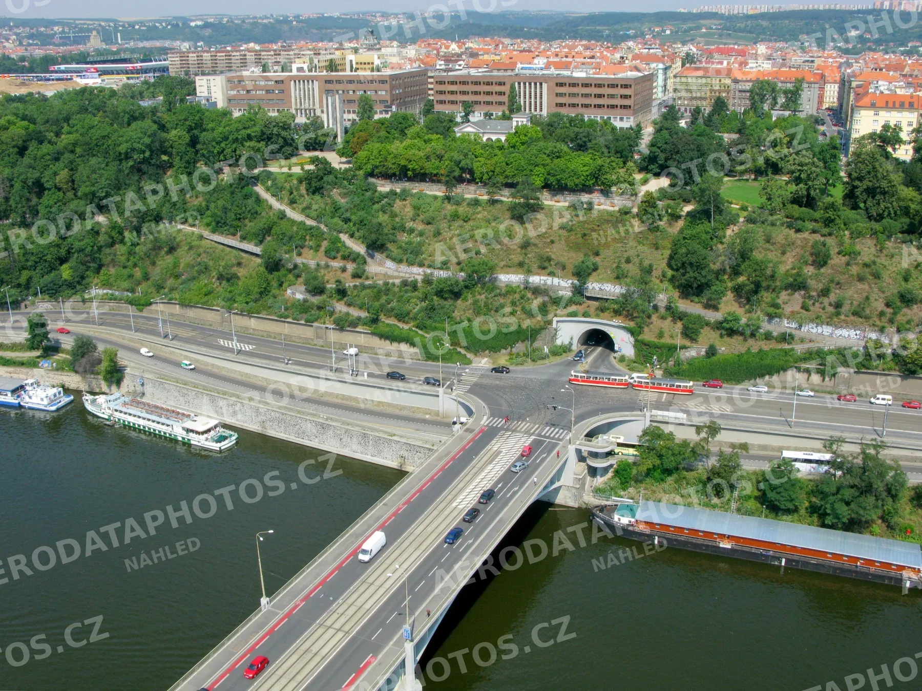 Štefánikův most a Letenský tunel