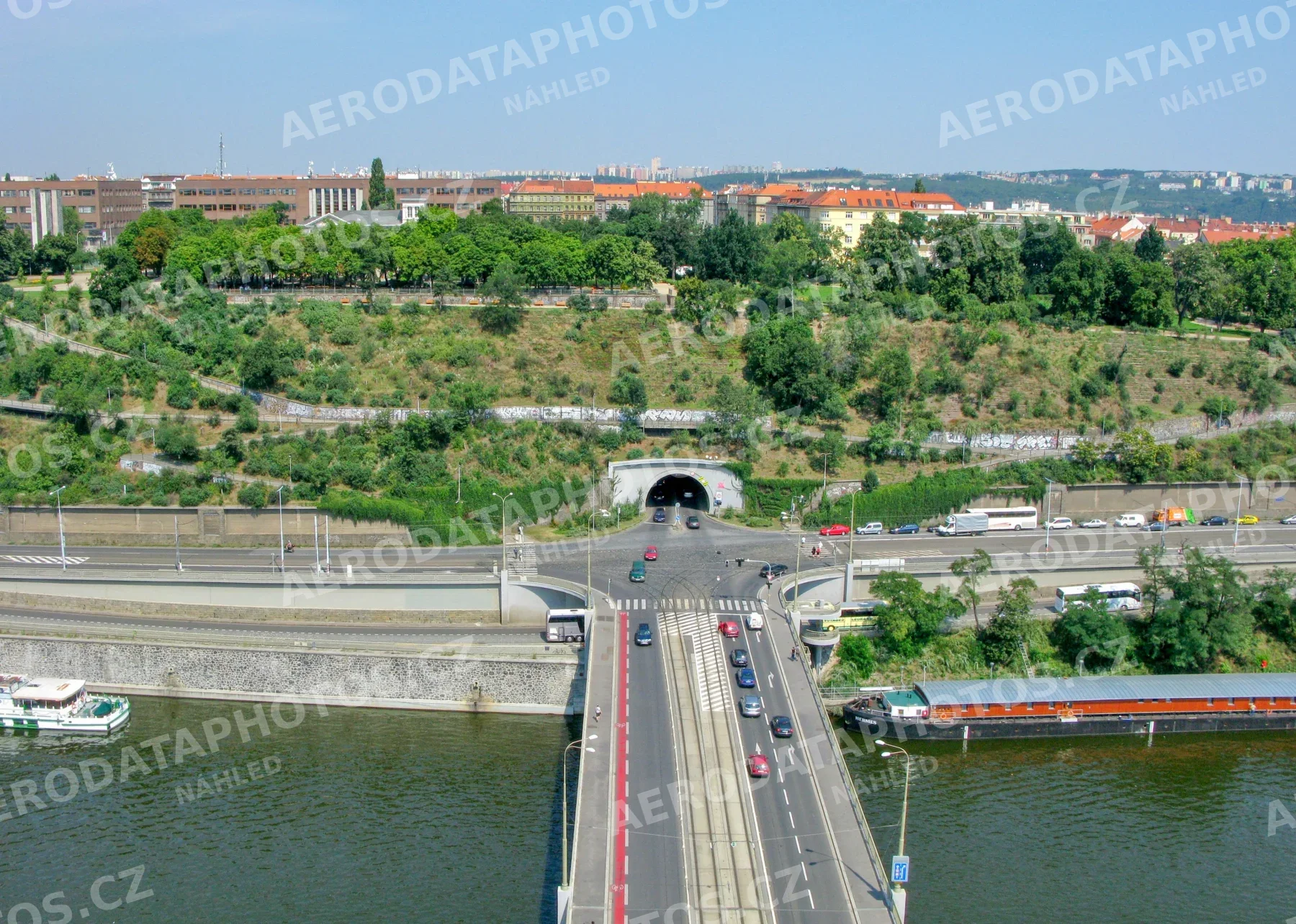 Štefánikův most a Letenský tunel