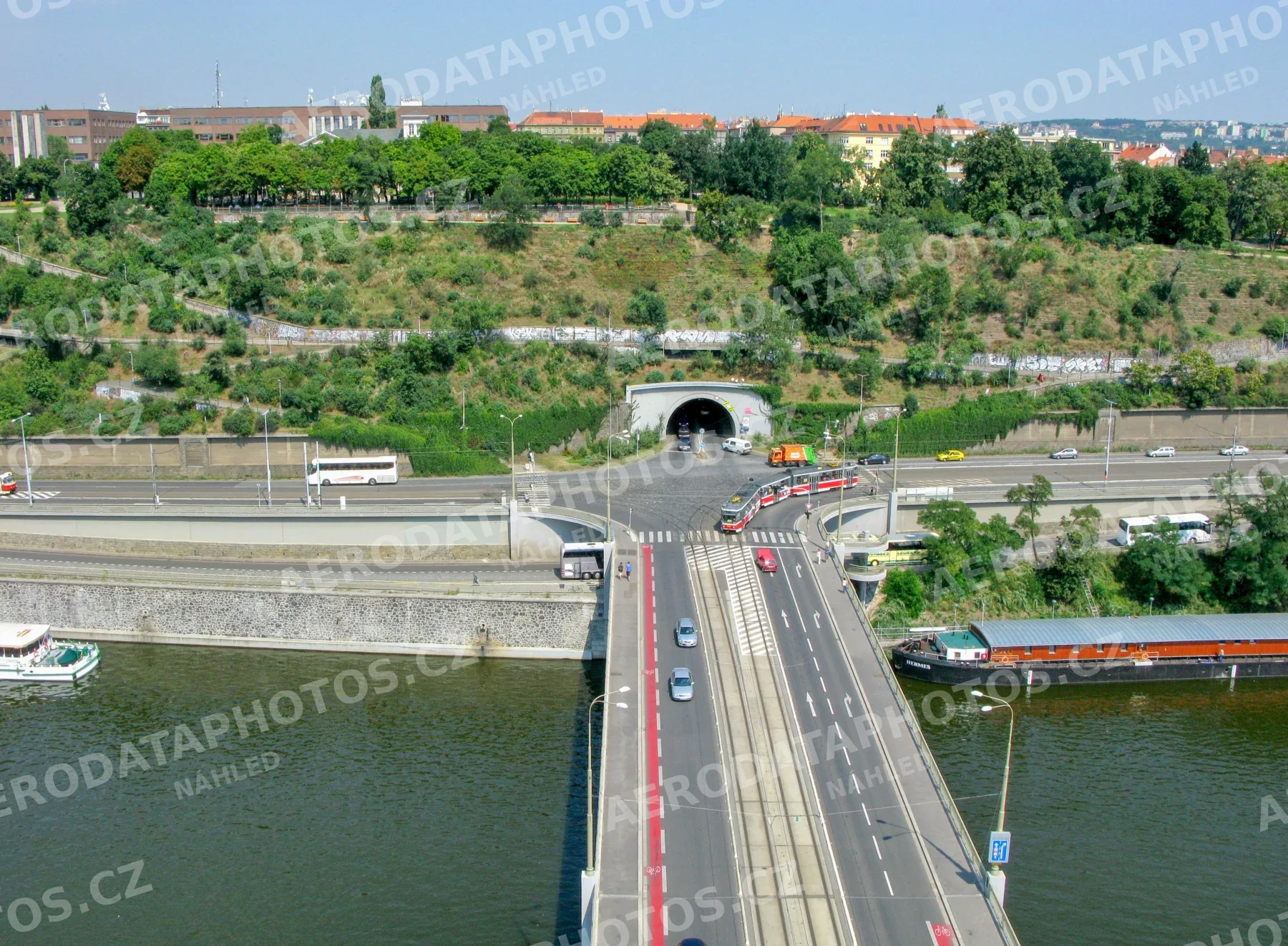 Štefánikův most a Letenský tunel
