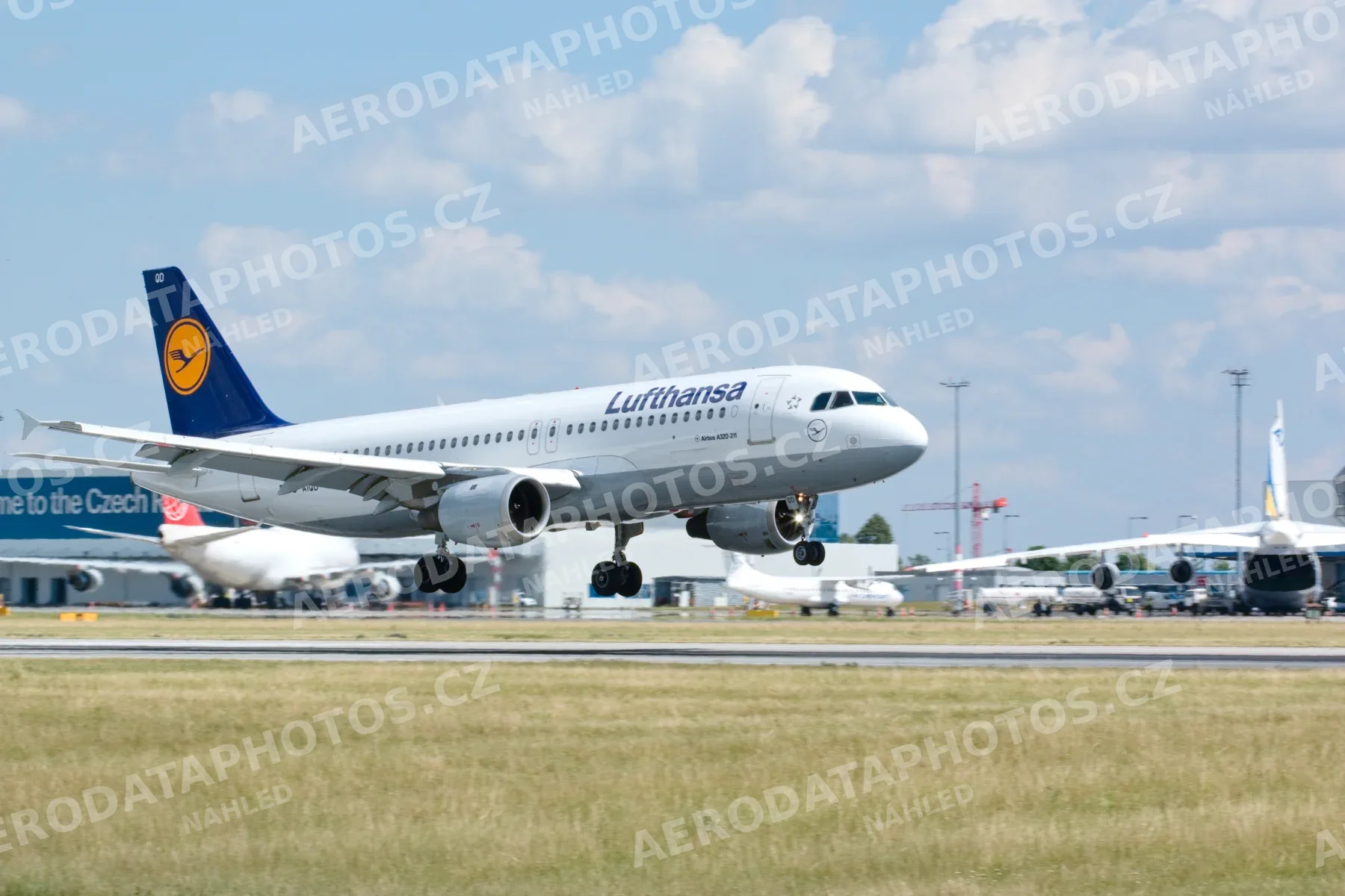 Airbus 320-211 Ruzyně