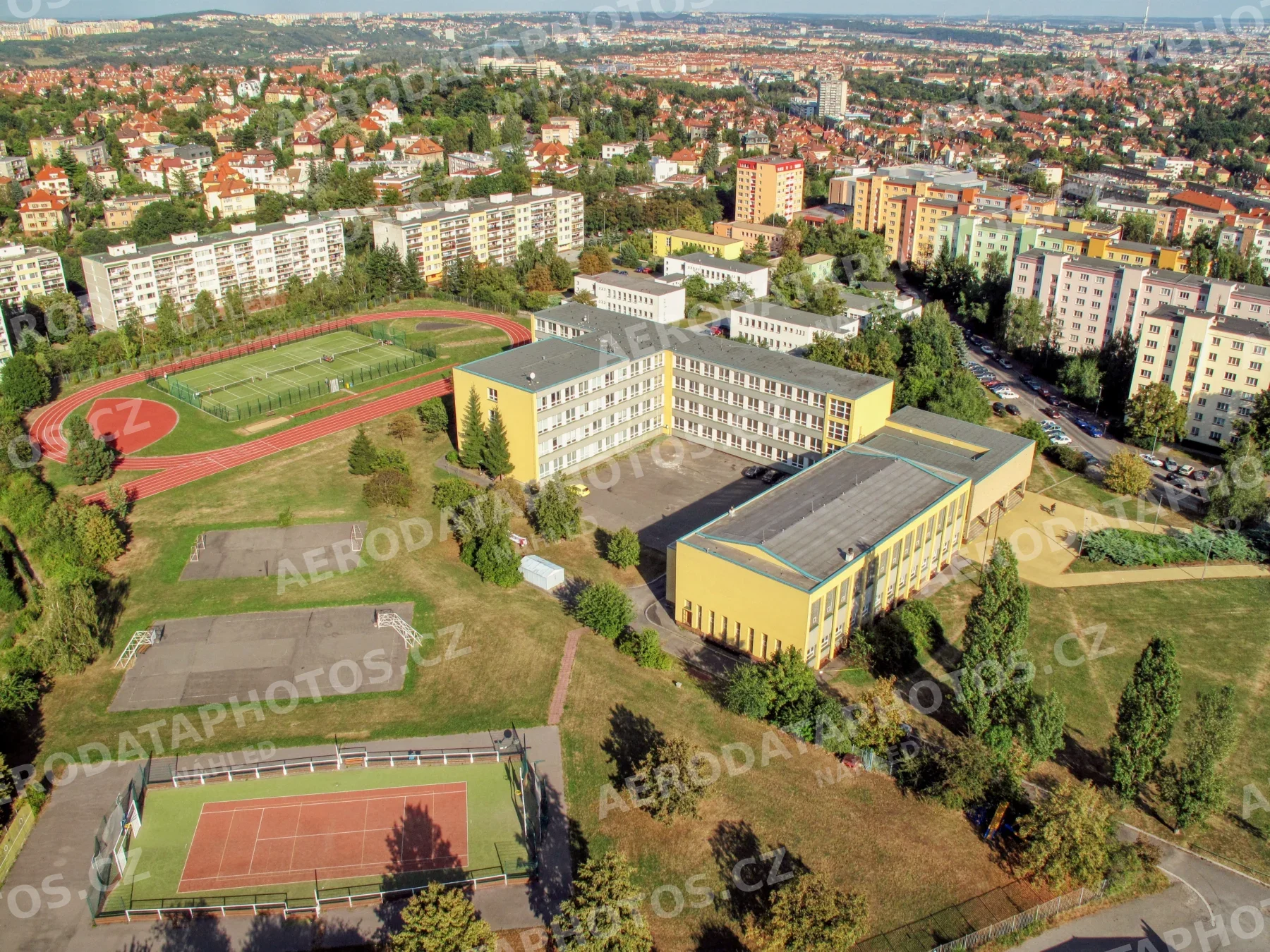 Gymnázium Arabská Praha 6 – sportovní areál 2009