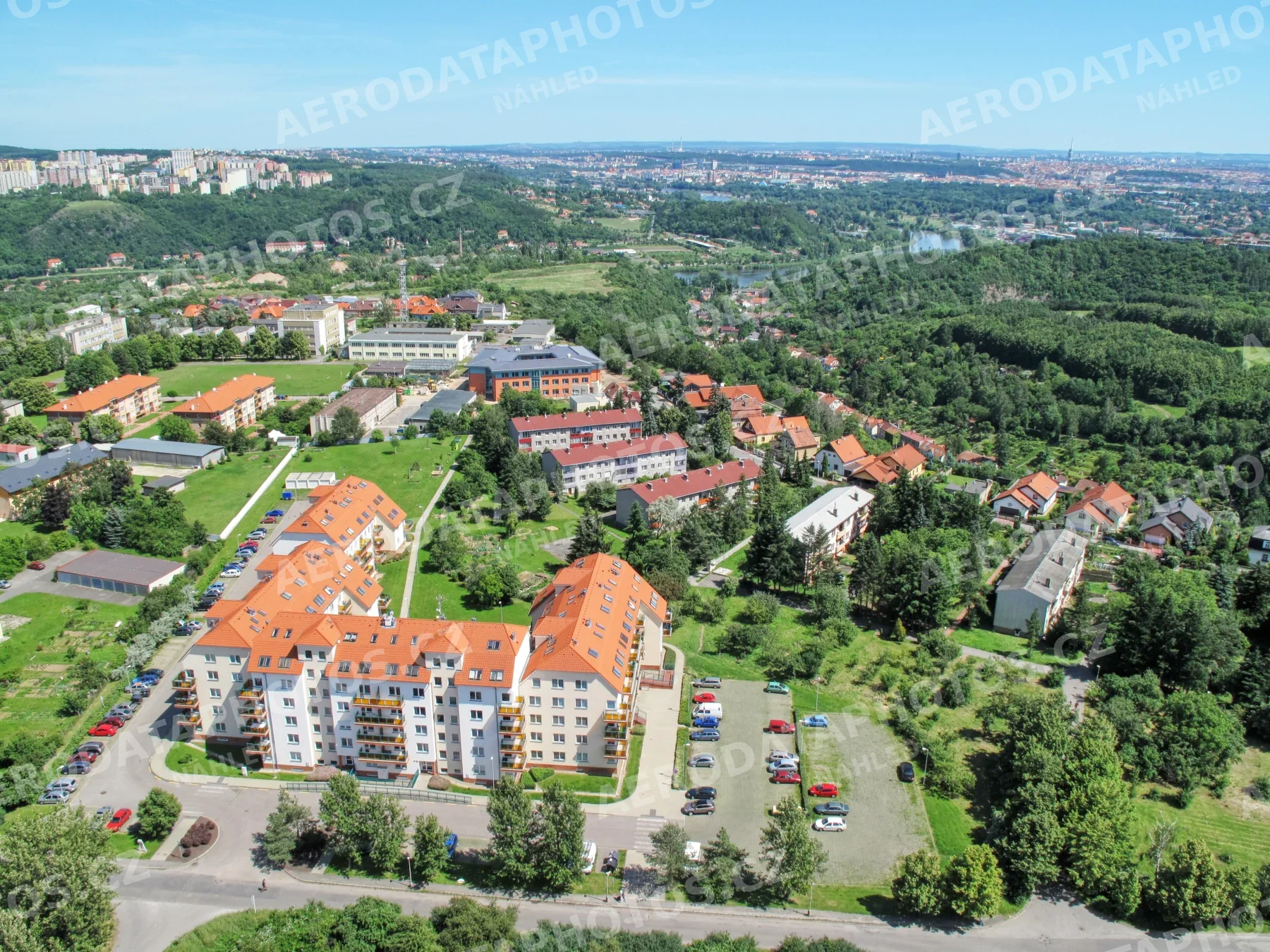 Lysolaje Praha 6 – údolí a okolní zástavba 2009