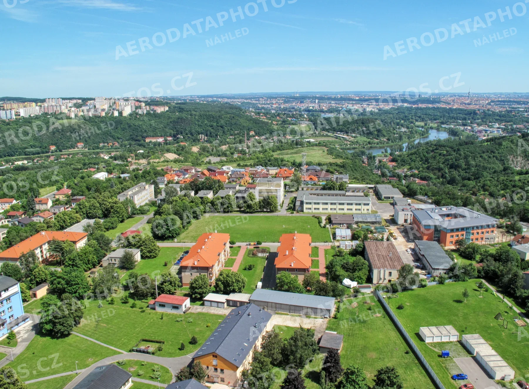 Lysolaje Praha 6 – údolí a okolní zástavba 2009