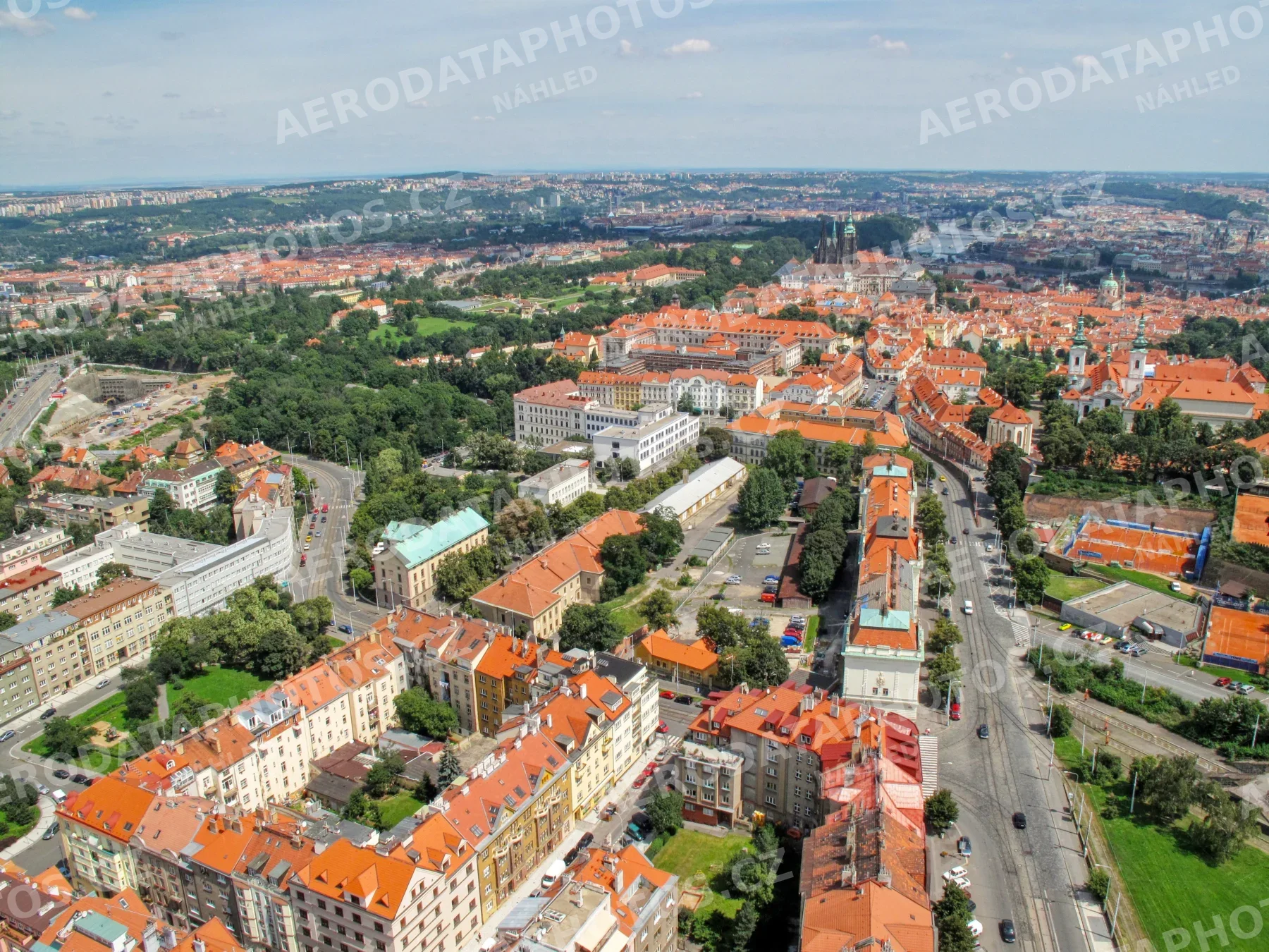 Bělohorská ulice Břevnov Praha 6 – pohled od hotelu Pyramida 2009