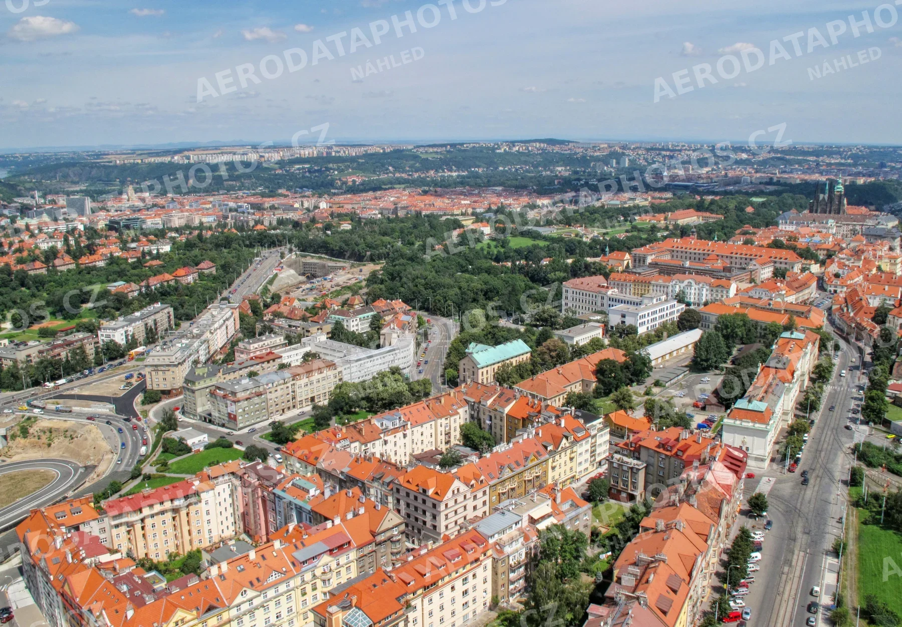 Bělohorská ulice Břevnov Praha 6 – pohled od hotelu Pyramida 2009