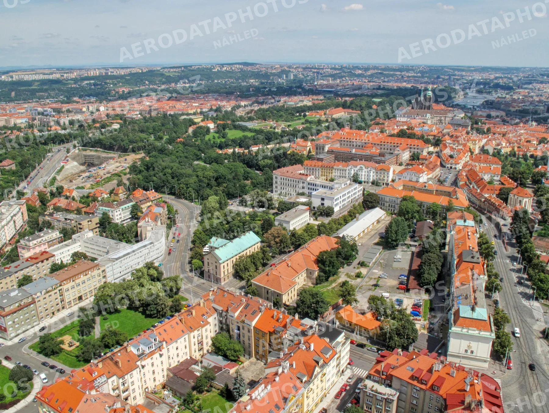 Bělohorská ulice Břevnov Praha 6 – pohled od hotelu Pyramida 2009