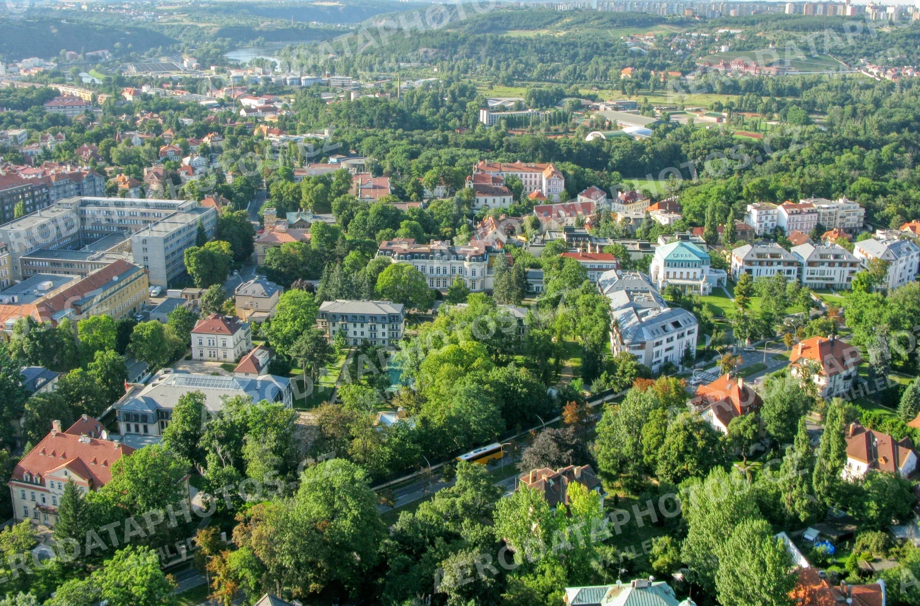 Hradčanská Dejvice Praha 6 – tramvajová trať a Pražský hrad 2007