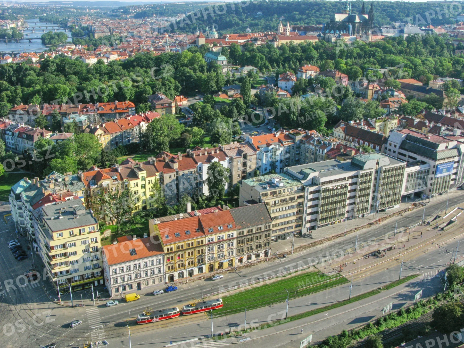 Hradčanská Dejvice Praha 6 – tramvajová trať a Pražský hrad 2007